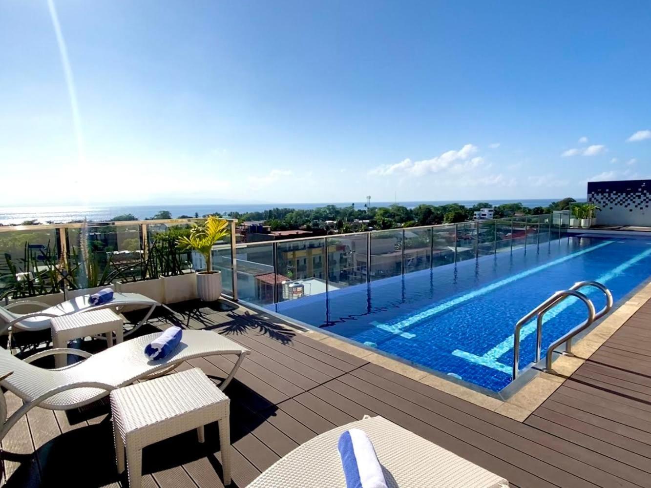 Dccco Hotel Dumaguete City Exterior photo